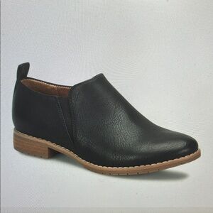 EuroSoft Sofft SZ8.5 Willet Classic Black Slip-On Shoe Academia Preppy Modern